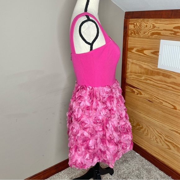 Dress The Population Melanie Floral Mini Dress in Bright Fuchsia Pink Medium NWT - Picture 3 of 13